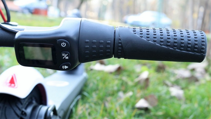 trotineta electrica Xiaomi EUNI ES808 - display