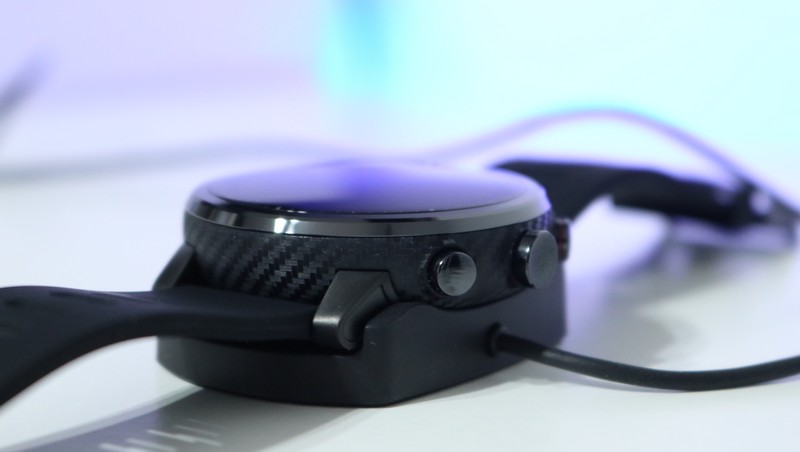 Xiaomi Amazfit Stratos - la incarcat
