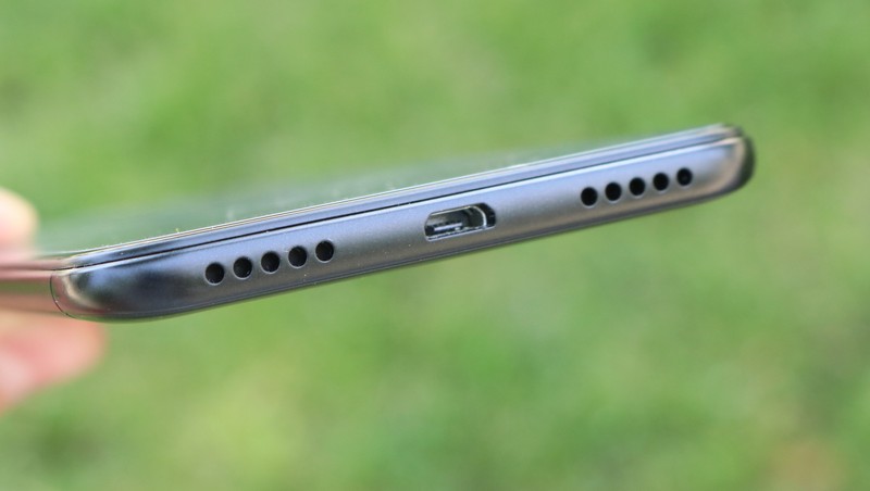 Xiaomi Redmi 5 Plus - microUSB
