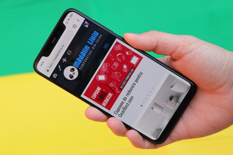 Xiaomi Mi 8 - review romana