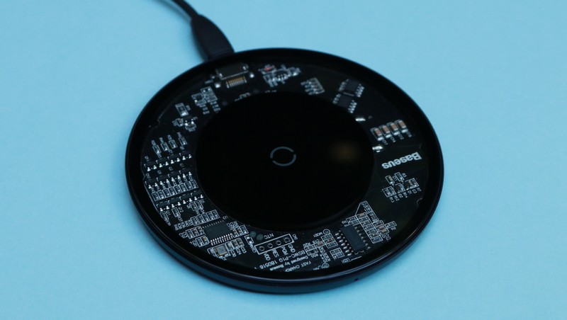 Incarcator wireless baseus 10w - design