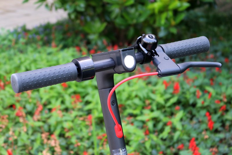 Trotineta electrica Xiaomi Mijia M365 Pro - review si pareri - manere