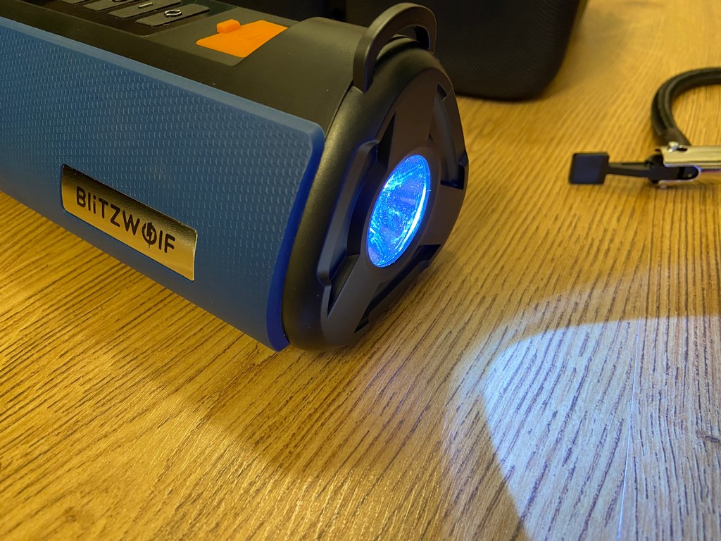 Compresor electric, starter auto și baterie externă BlitzWolf - review