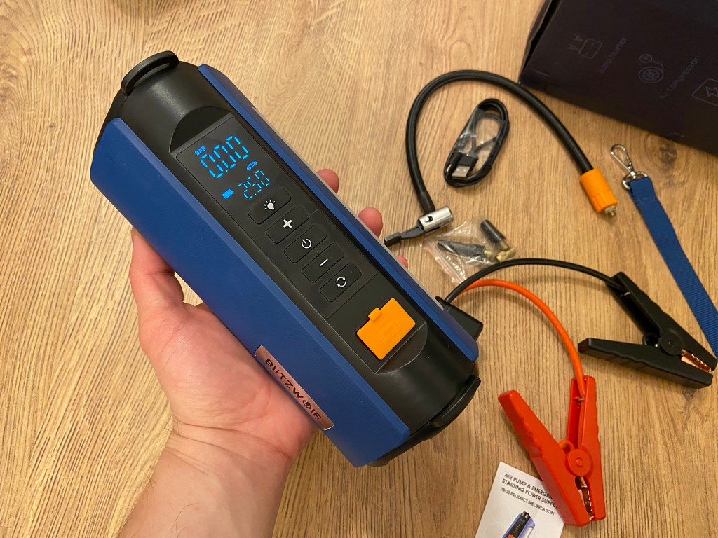 Compresor electric, starter auto și baterie externă BlitzWolf - review
